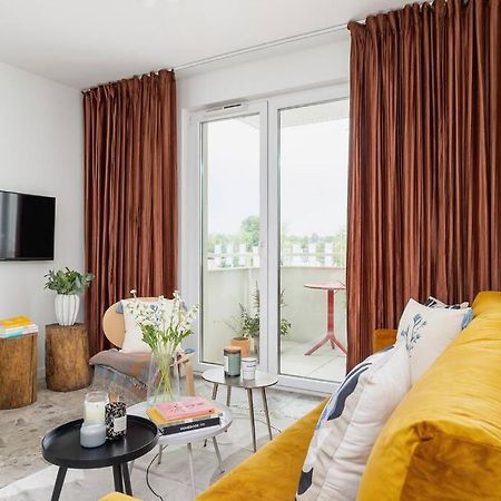 Apartment With Balcony, Private Parking - Bagry Lake - Goszczynskiego 1 クラクフ エクステリア 写真