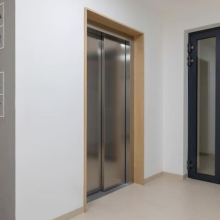 Apartment With Balcony, Private Parking - Bagry Lake - Goszczynskiego 1 クラクフ エクステリア 写真