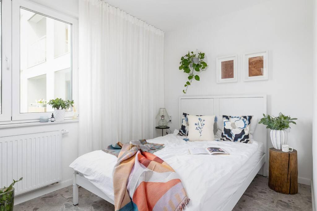 Apartment With Balcony, Private Parking - Bagry Lake - Goszczynskiego 1 クラクフ エクステリア 写真