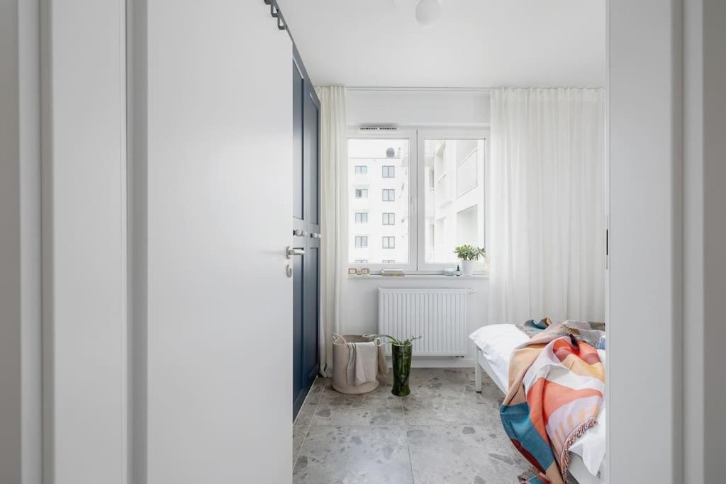 Apartment With Balcony, Private Parking - Bagry Lake - Goszczynskiego 1 クラクフ エクステリア 写真