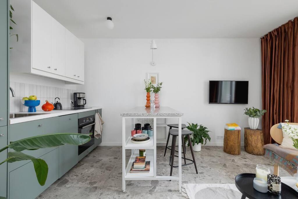 Apartment With Balcony, Private Parking - Bagry Lake - Goszczynskiego 1 クラクフ エクステリア 写真