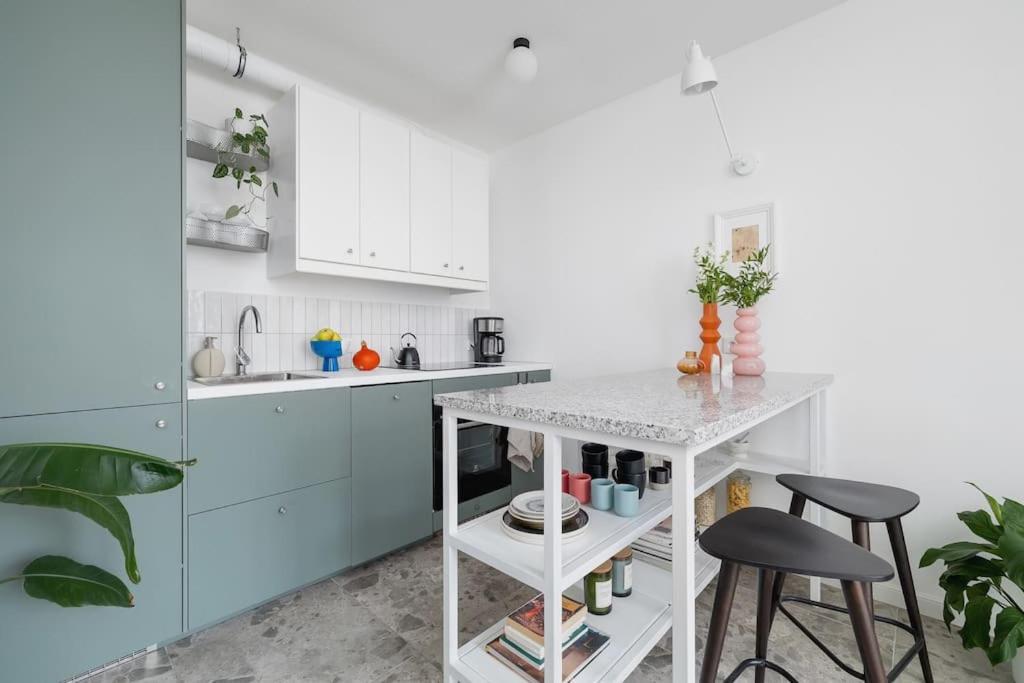 Apartment With Balcony, Private Parking - Bagry Lake - Goszczynskiego 1 クラクフ エクステリア 写真