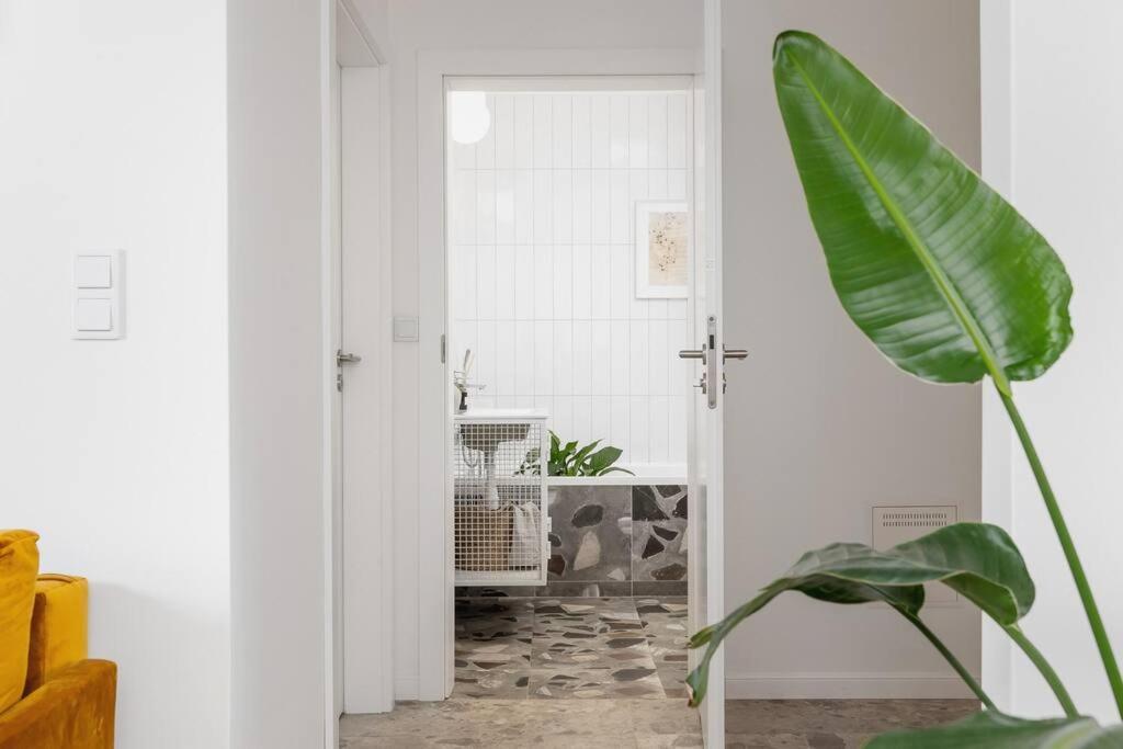 Apartment With Balcony, Private Parking - Bagry Lake - Goszczynskiego 1 クラクフ エクステリア 写真